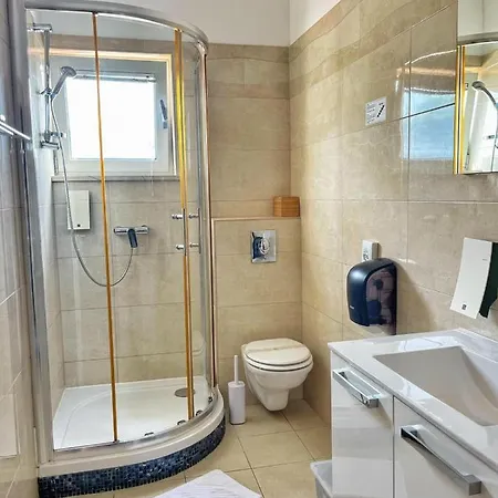 Scala 4* فوديس