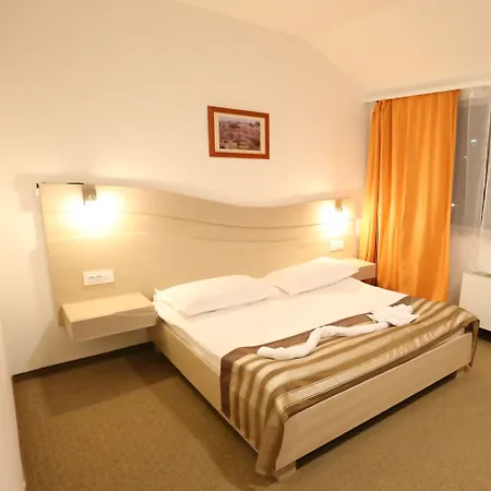 Scala 4*