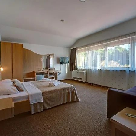 Couette-café Scala 4*