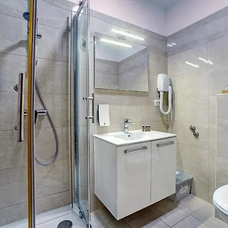 Scala 4* فوديس